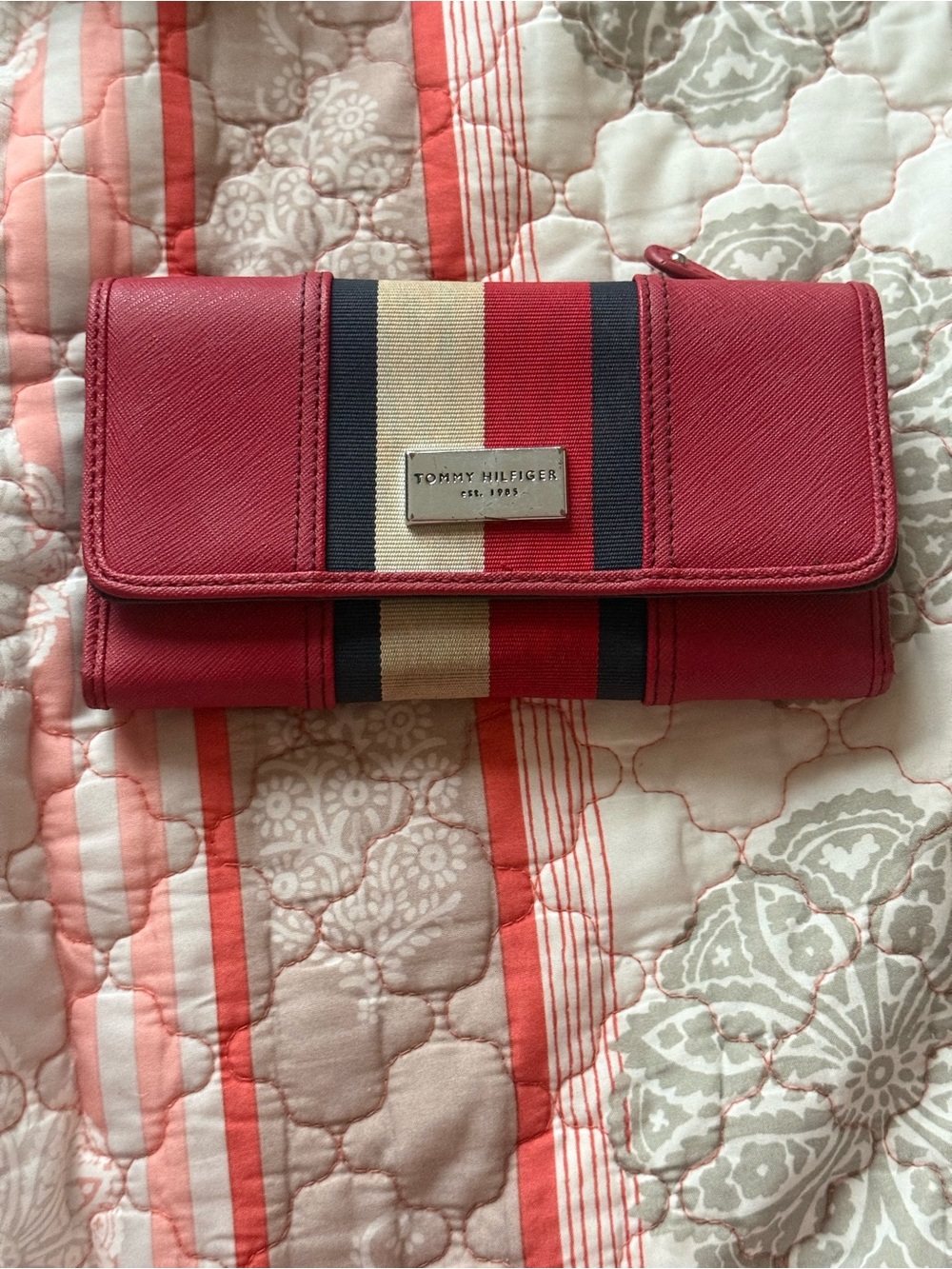Tommy Hilfiger Checkbook Wallet Trifold Snap CC Slots Women Vinyl Red Blue White